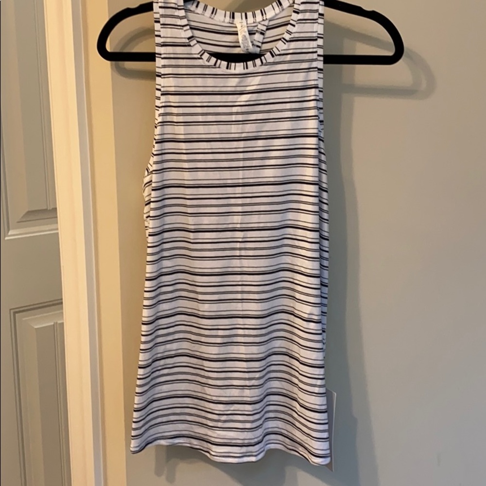 NEW! Lululemon All tied up tank - Picture 3 of 6